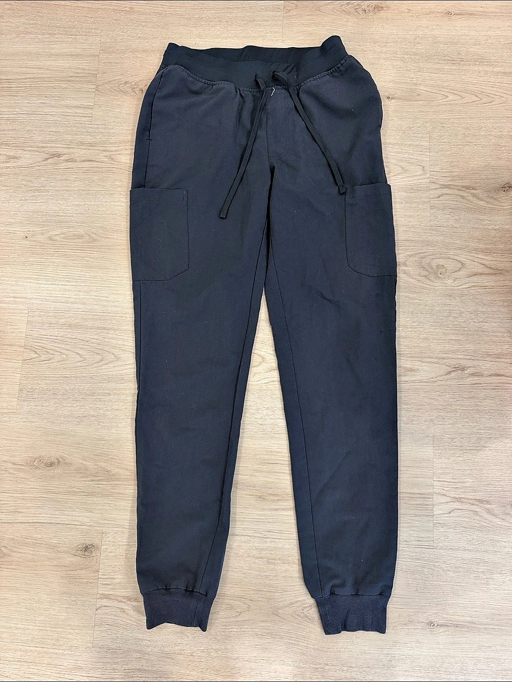 mandala Jogger scrub Pants in gray Size Small Like New